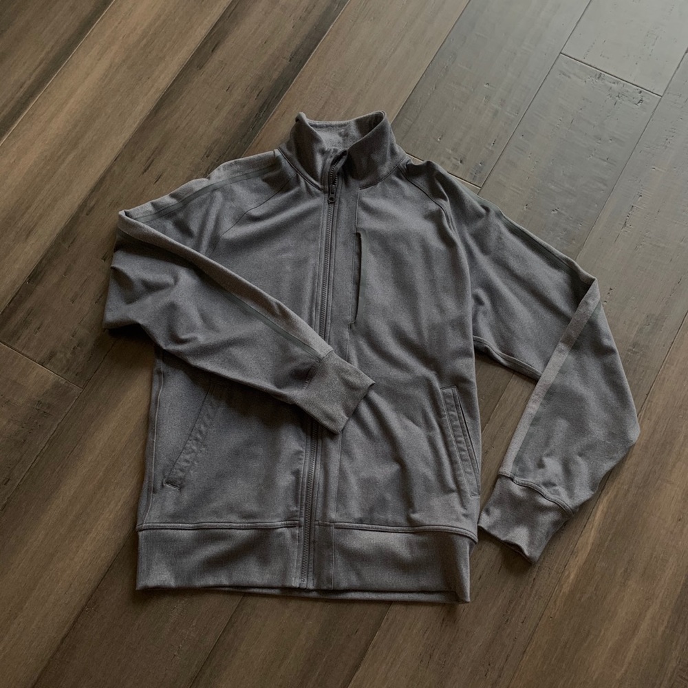 Men’s Lululemon large zip up in grey